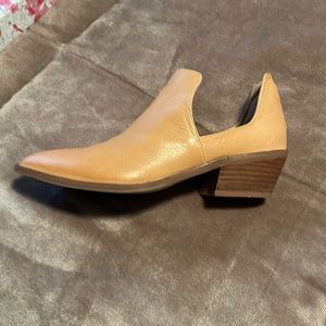 Chinese Laundry Brand, Tan leather booties